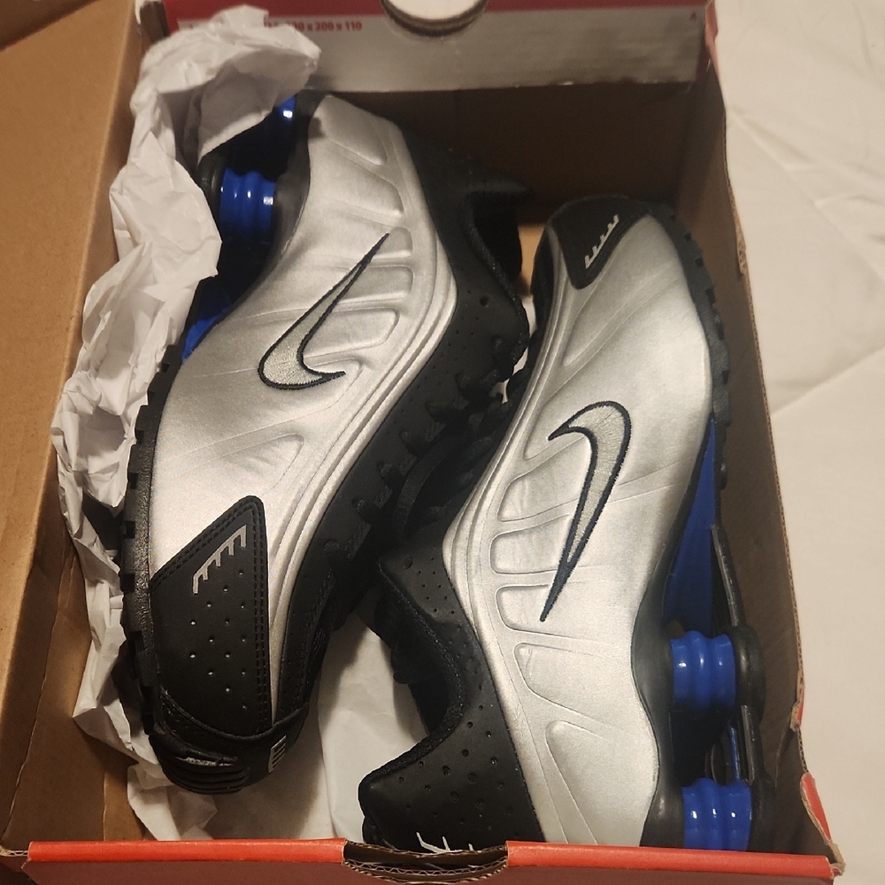 Nike Silver Black Sneakers with Blue Shox